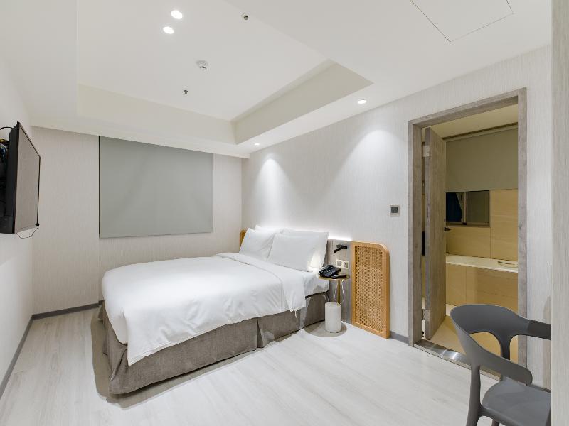 Dahu Park Hotel image