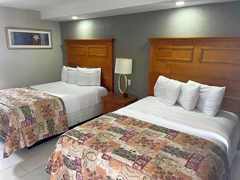 Paradise Inn image