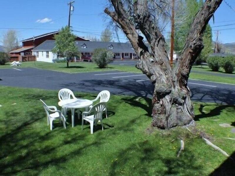 Silver Maple Inn And The Cain House