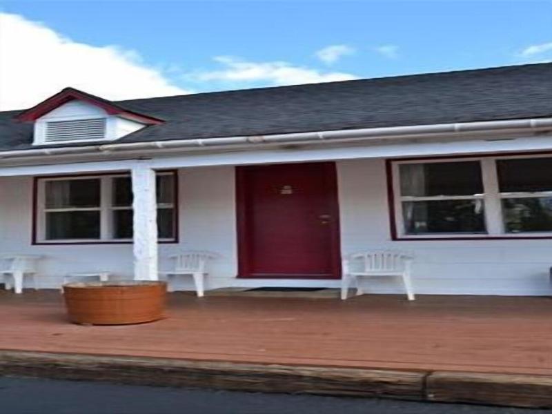 Silver Maple Inn And The Cain House