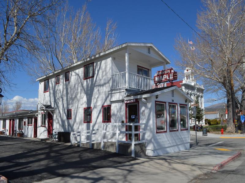 Silver Maple Inn And The Cain House