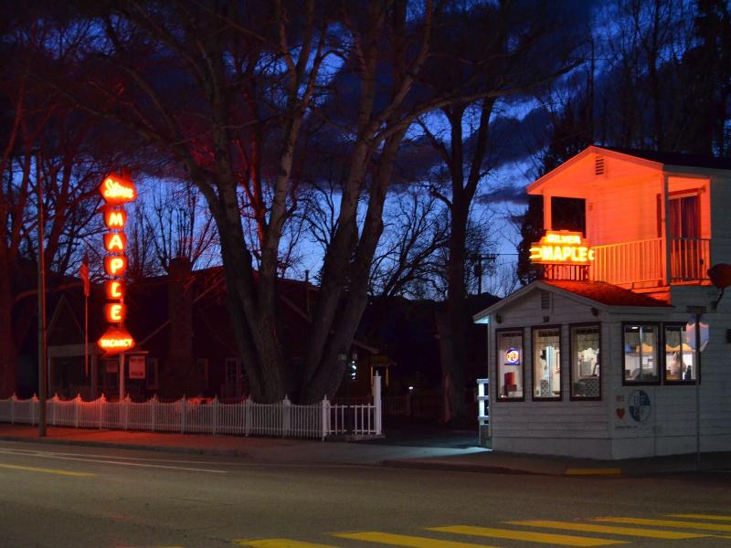 Silver Maple Inn And The Cain House