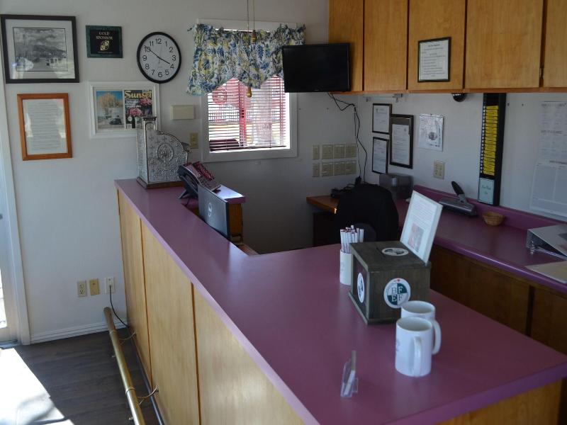 Silver Maple Inn And The Cain House