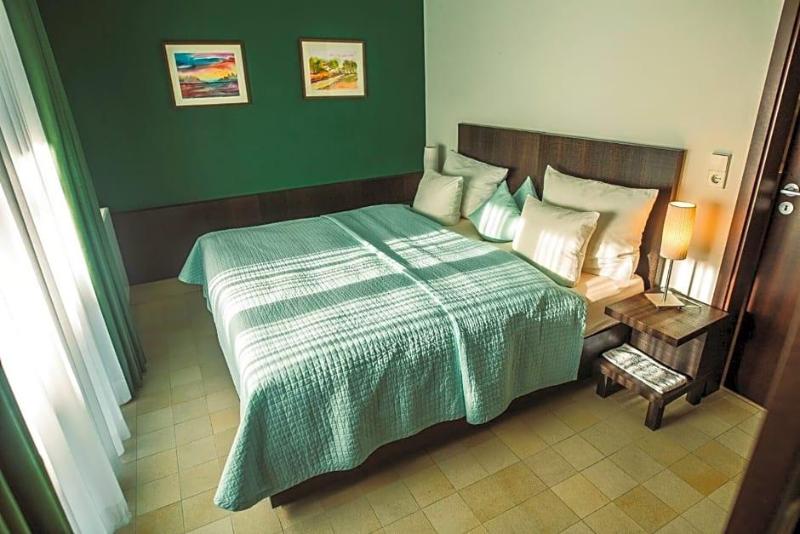 Lindenhof Hotel Tepe image