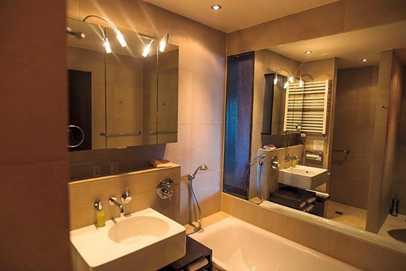 Lindenhof Hotel Tepe image