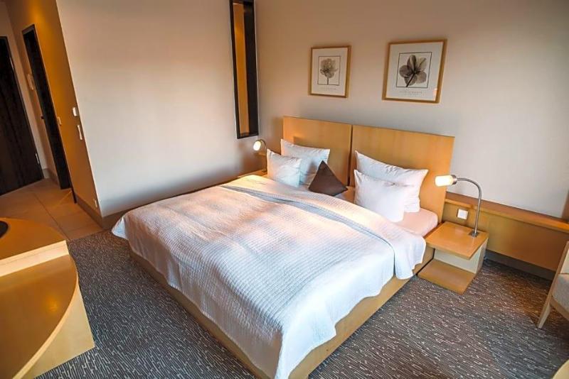 Lindenhof Hotel Tepe image