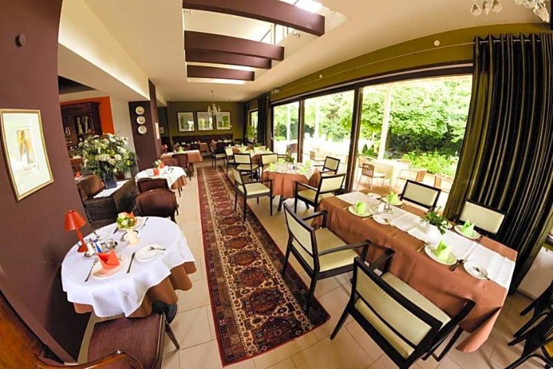 Lindenhof Hotel Tepe image