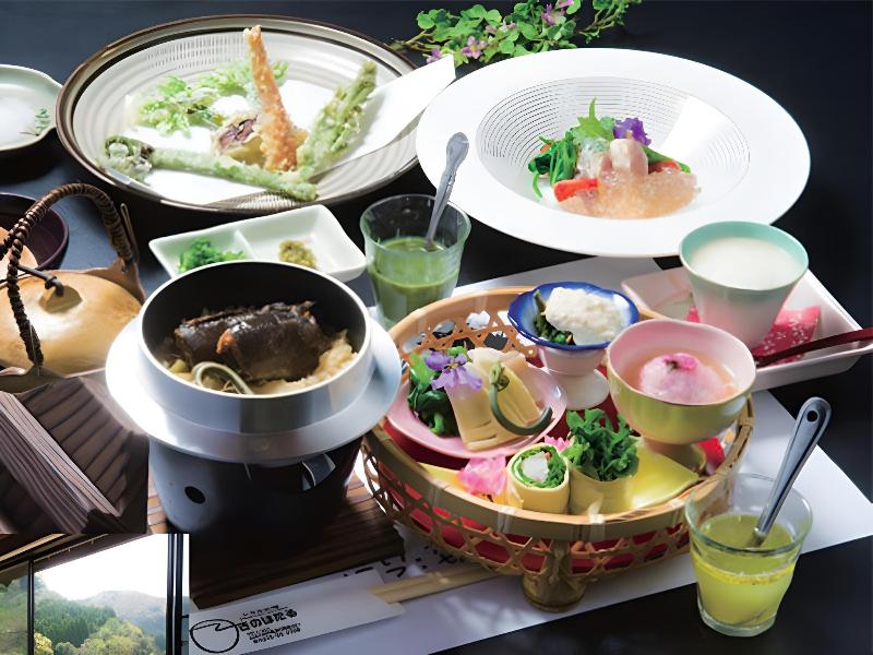 Ryokan Chiisana Oyado Tsuki No Hotaru — restaurant