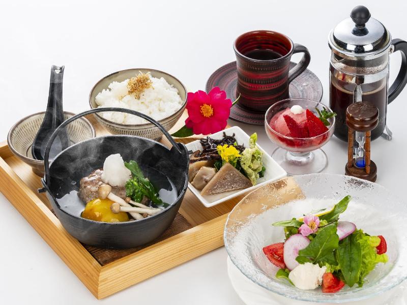 Ryokan Chiisana Oyado Tsuki No Hotaru — restaurant