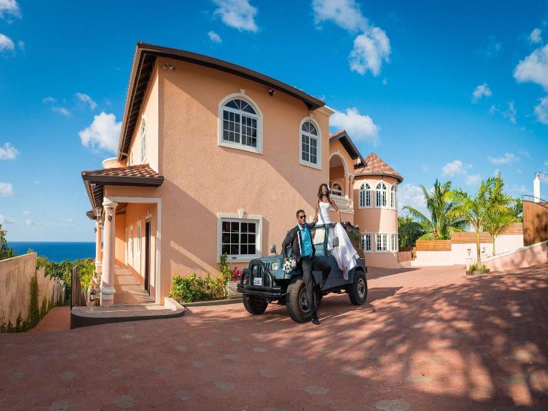 Villa Sweet Villa image