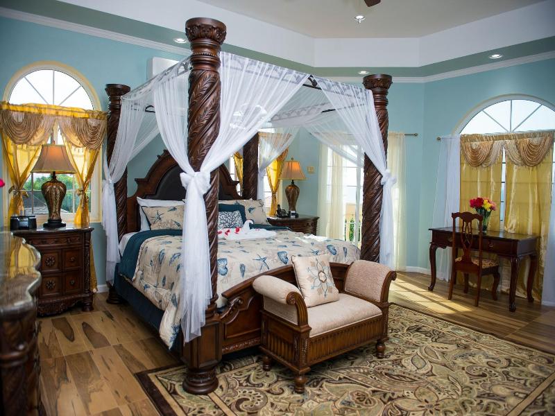 Villa Sweet Villa image