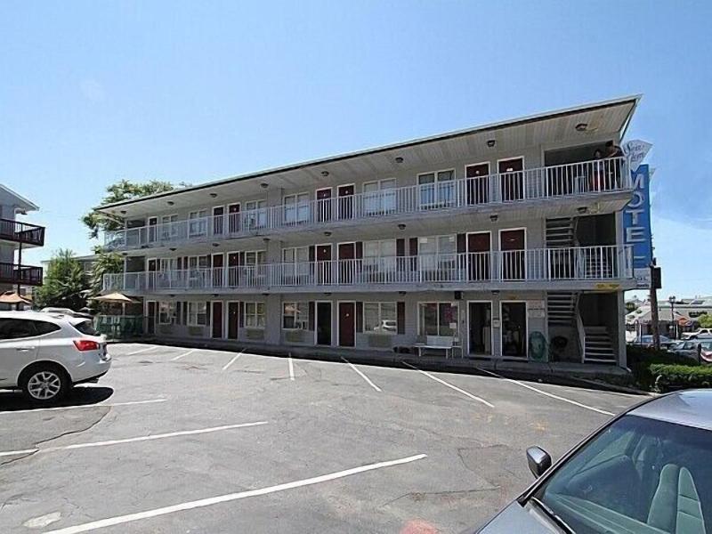Sea Gem Motel And Apartments image