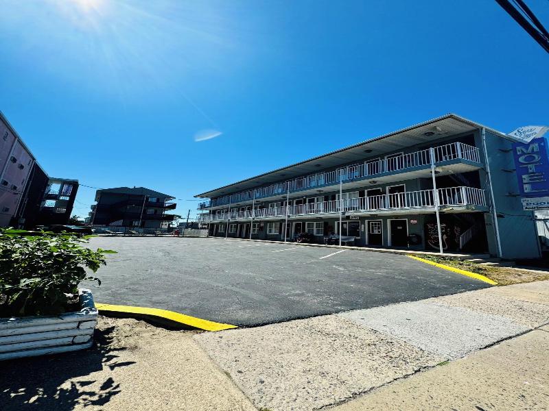 Sea Gem Motel And Apartments image