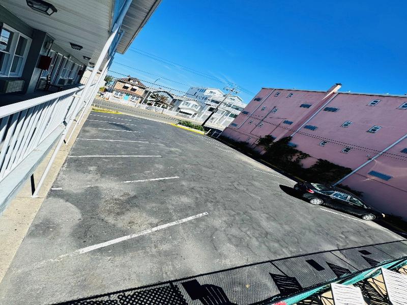 Sea Gem Motel And Apartments image