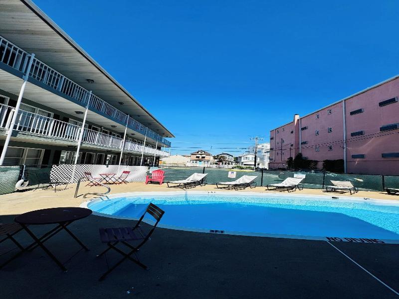 Sea Gem Motel And Apartments image