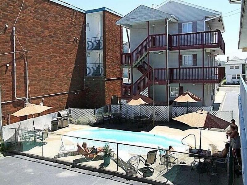 Sea Gem Motel And Apartments image
