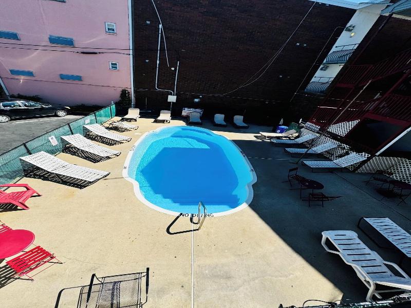 Sea Gem Motel And Apartments image