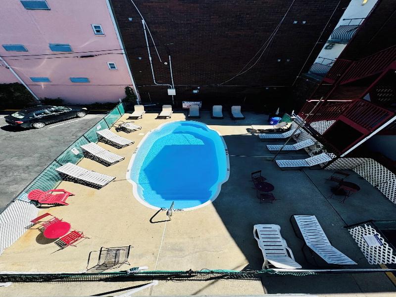 Sea Gem Motel And Apartments image