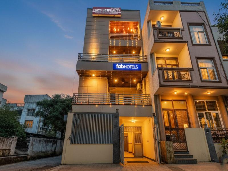 Fabhotel Floyd image