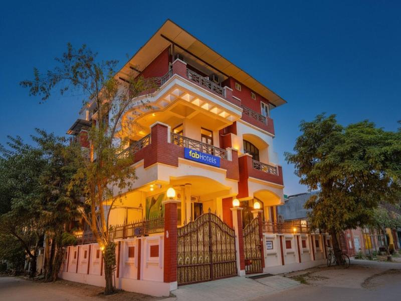 Oyo 76647 Hotel Raka Inn