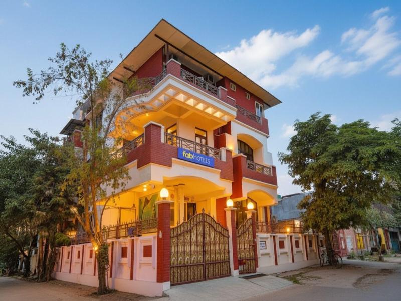 Oyo 76647 Hotel Raka Inn