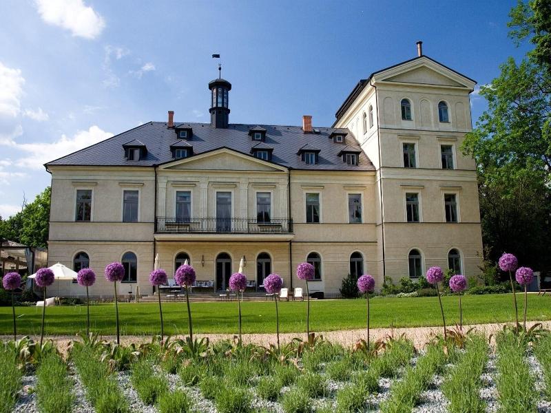 Chateau Mcely Hotel image