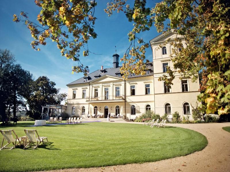 Chateau Mcely Hotel image