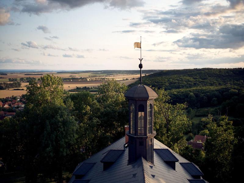Chateau Mcely Hotel image