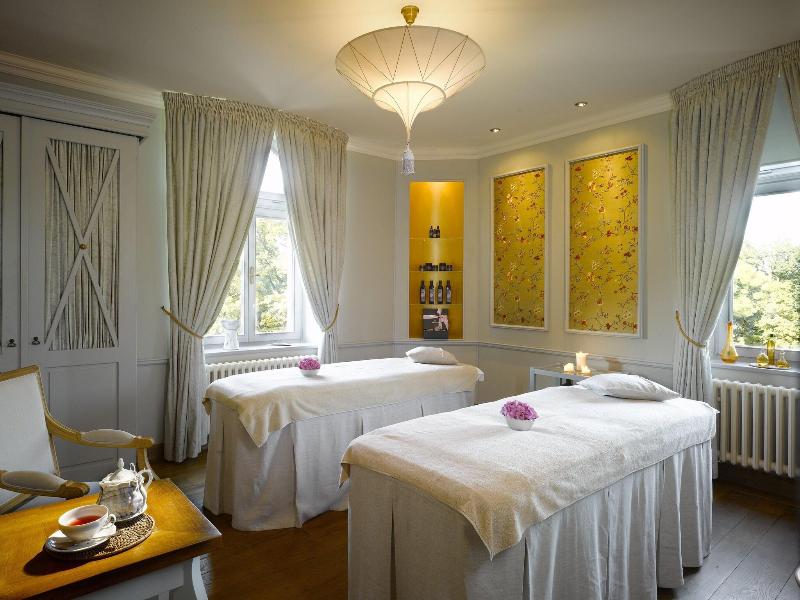 Chateau Mcely Hotel image