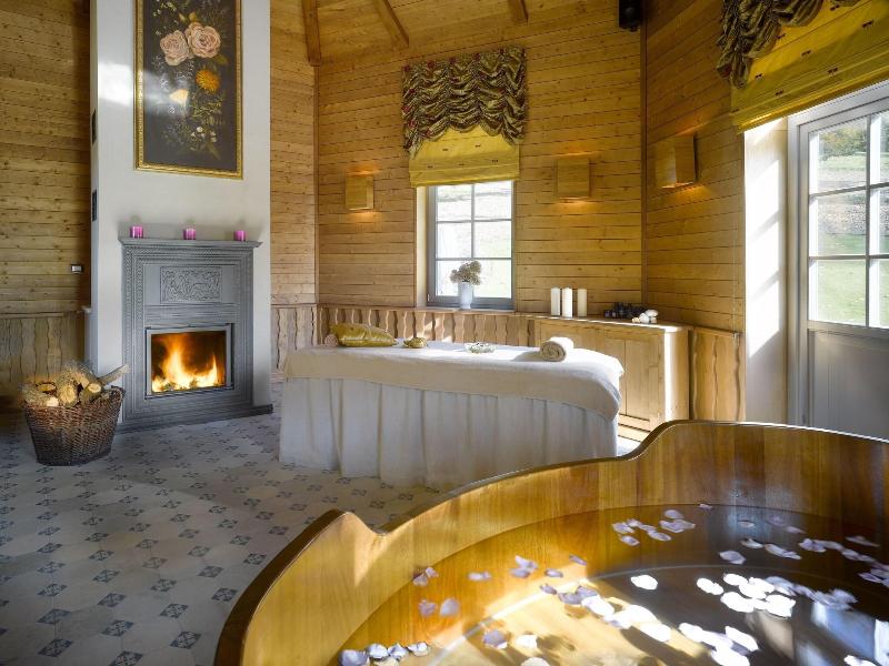 Chateau Mcely Hotel image