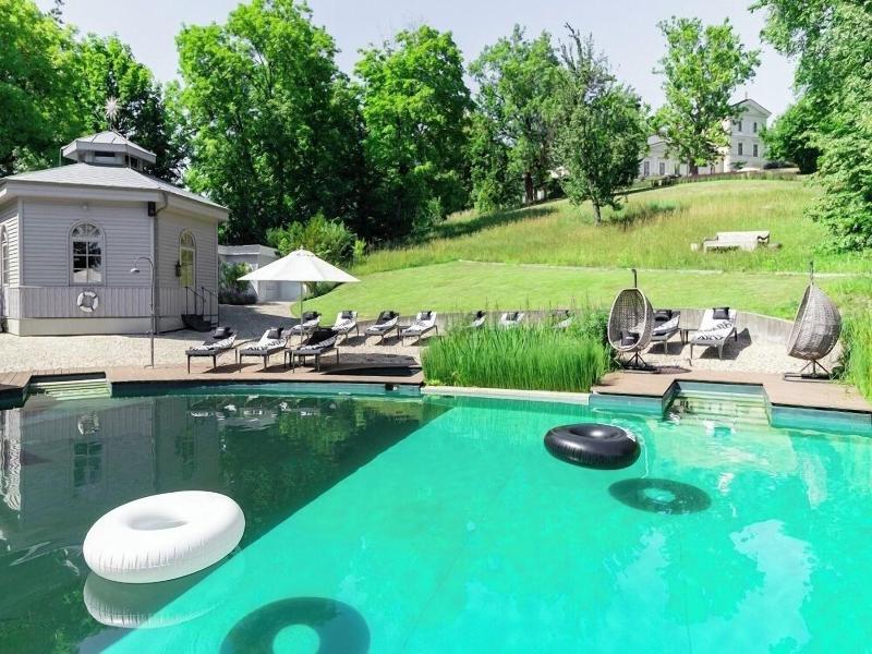 Chateau Mcely Hotel image