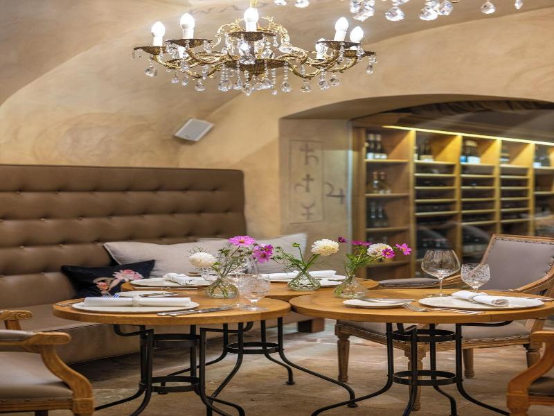Chateau Mcely Hotel image
