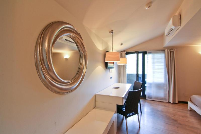 Dolcet L Hotel image