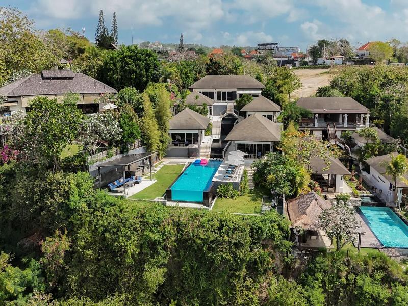 Suluban Cliff Bali Villa image