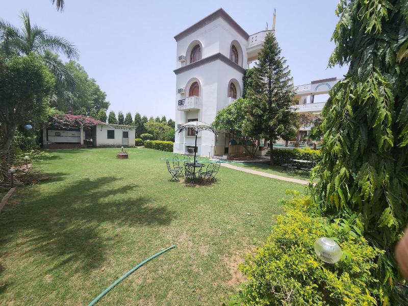 Hotel Sanctuary Resort image