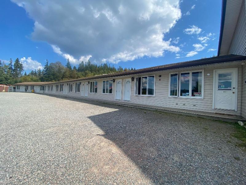 Kelly S View Motel image