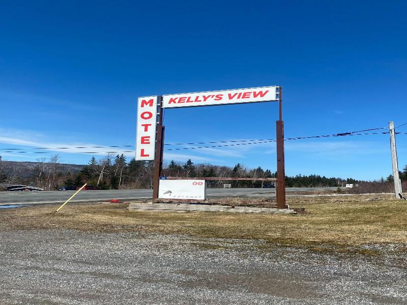 Kelly S View Motel image