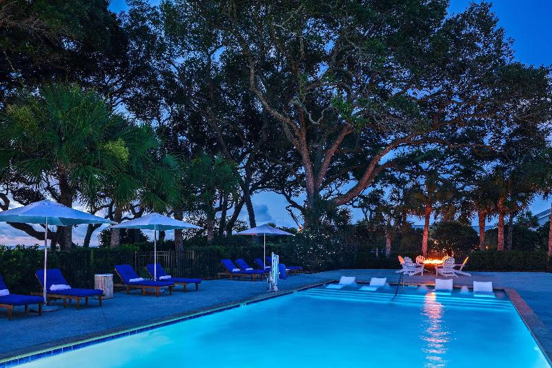 The Beachview Club image