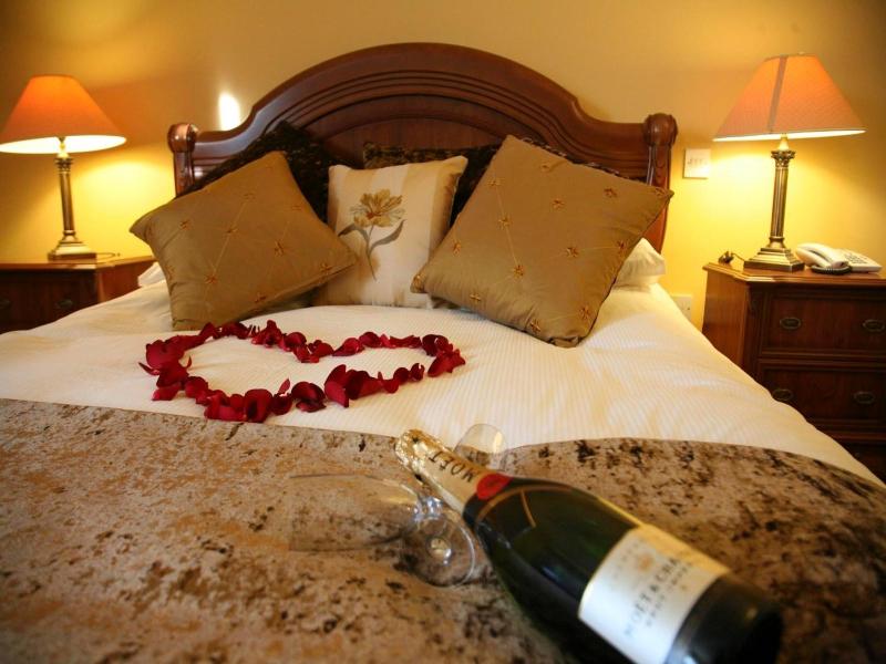 The Horse And Hound Inn Hotel image