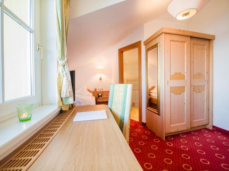 Hotel Alpenschlossl image
