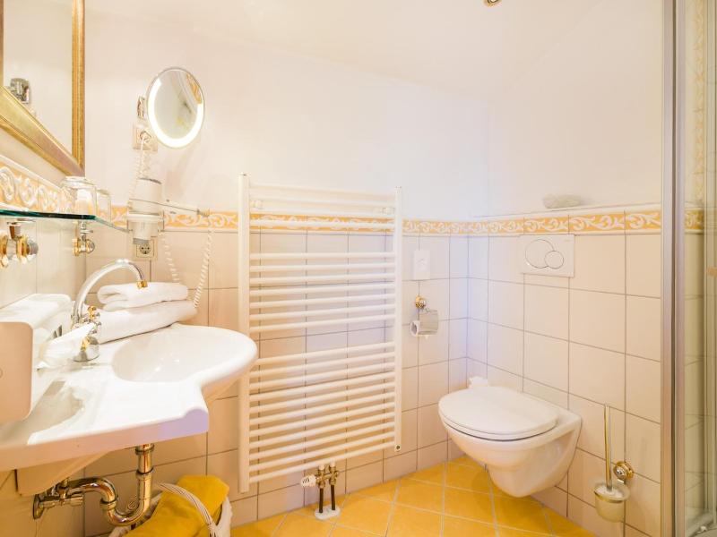Hotel Alpenschlossl image