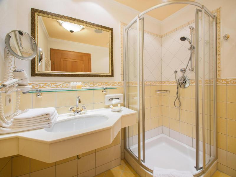 Hotel Alpenschlossl image