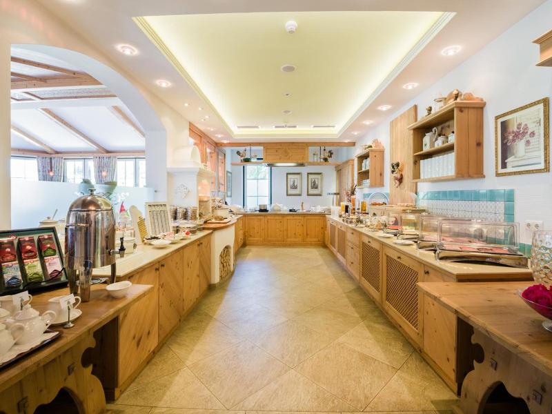 Hotel Alpenschlossl image