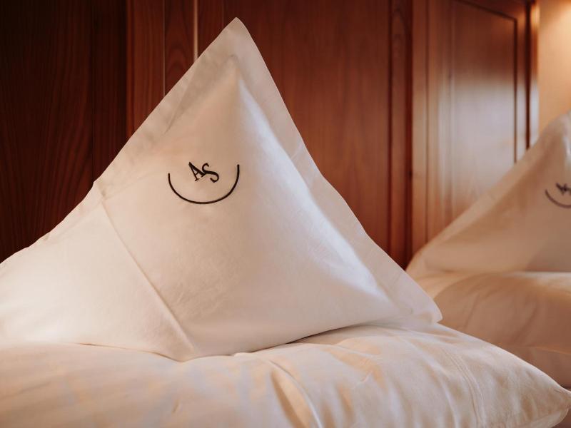 Hotel Alpenschlossl image