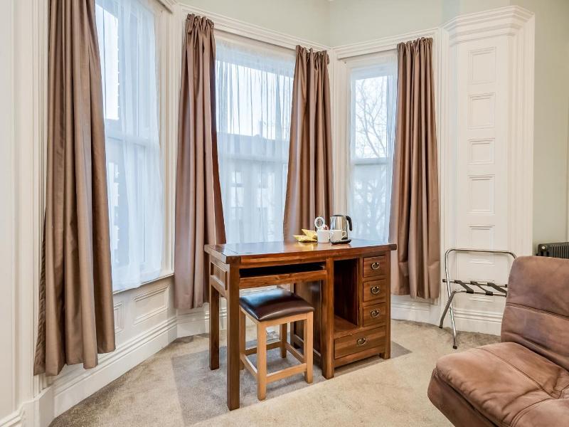 Harpers Boutique Bed And Breakfast image
