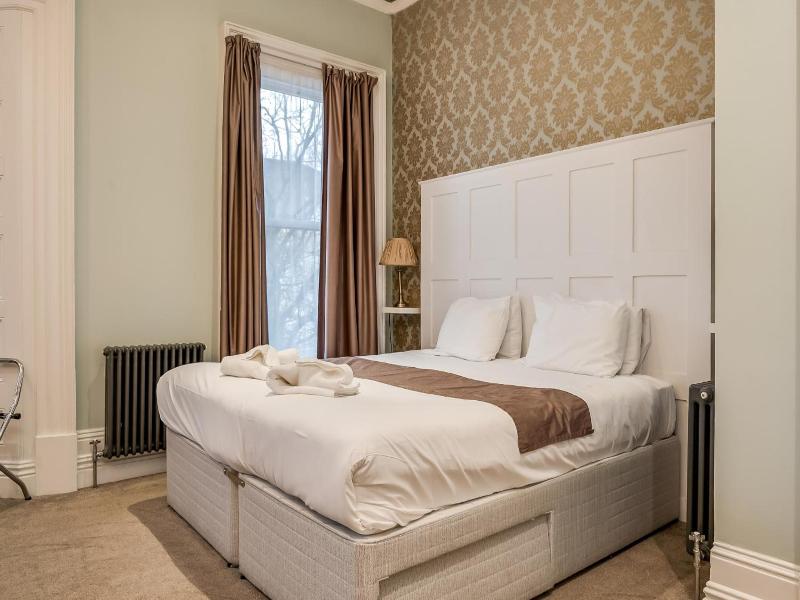 Harpers Boutique Bed And Breakfast image