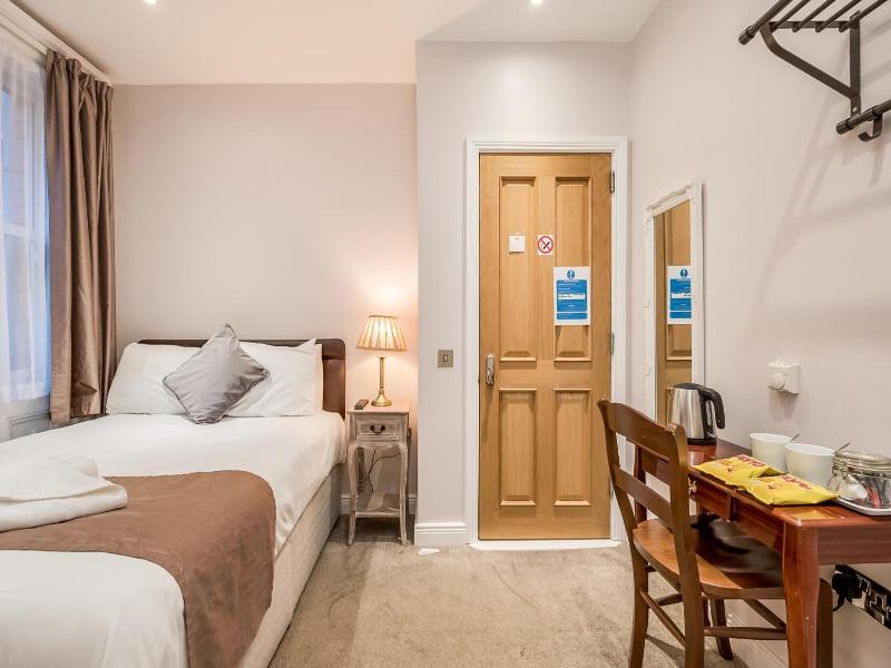 Harpers Boutique Bed And Breakfast image