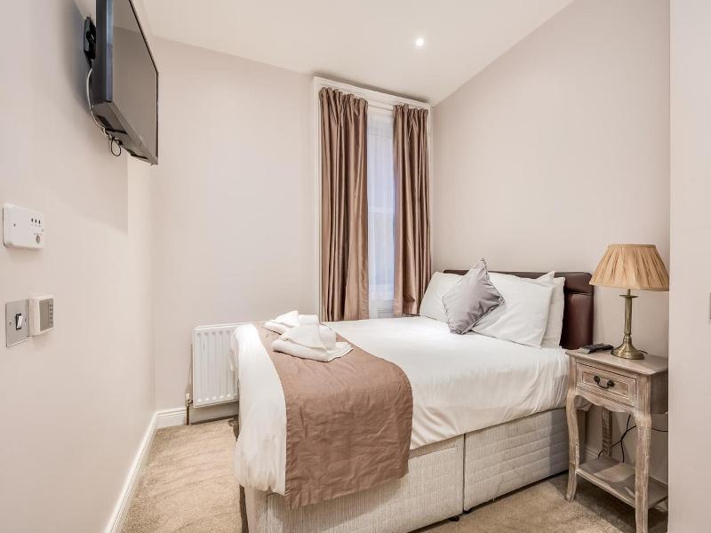 Harpers Boutique Bed And Breakfast image