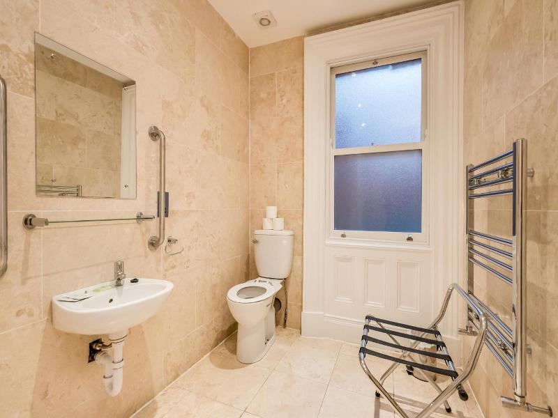 Harpers Boutique Bed And Breakfast image