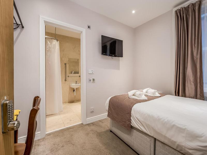 Harpers Boutique Bed And Breakfast image